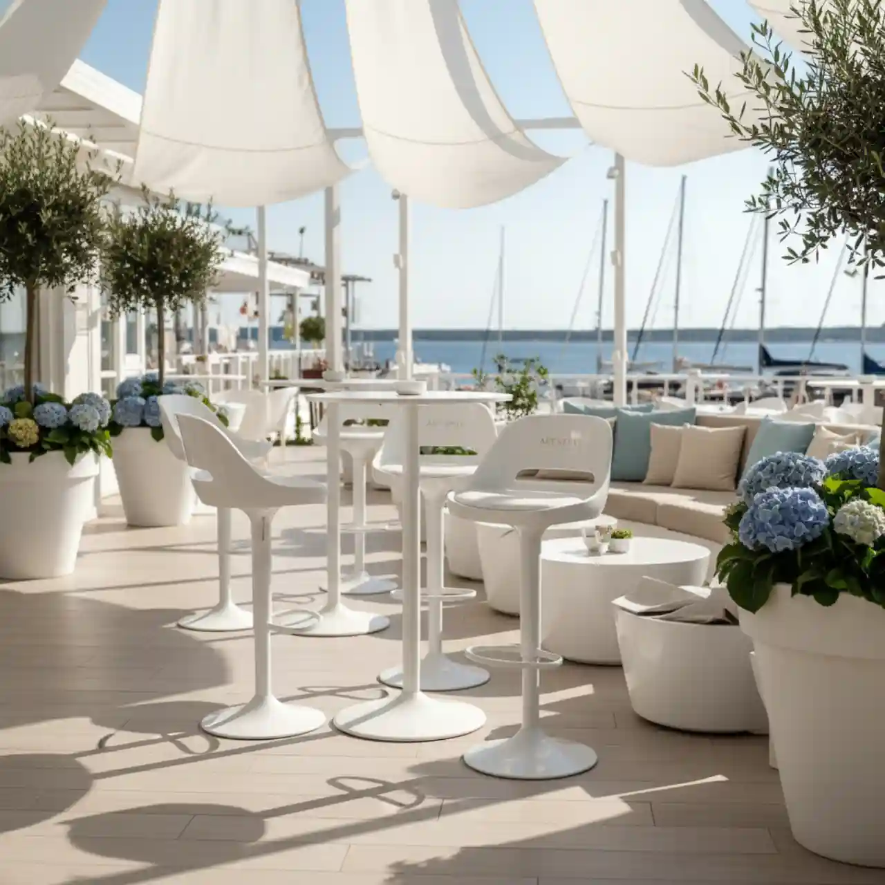 Табурет пластиковый Amelie Sgabello Standard