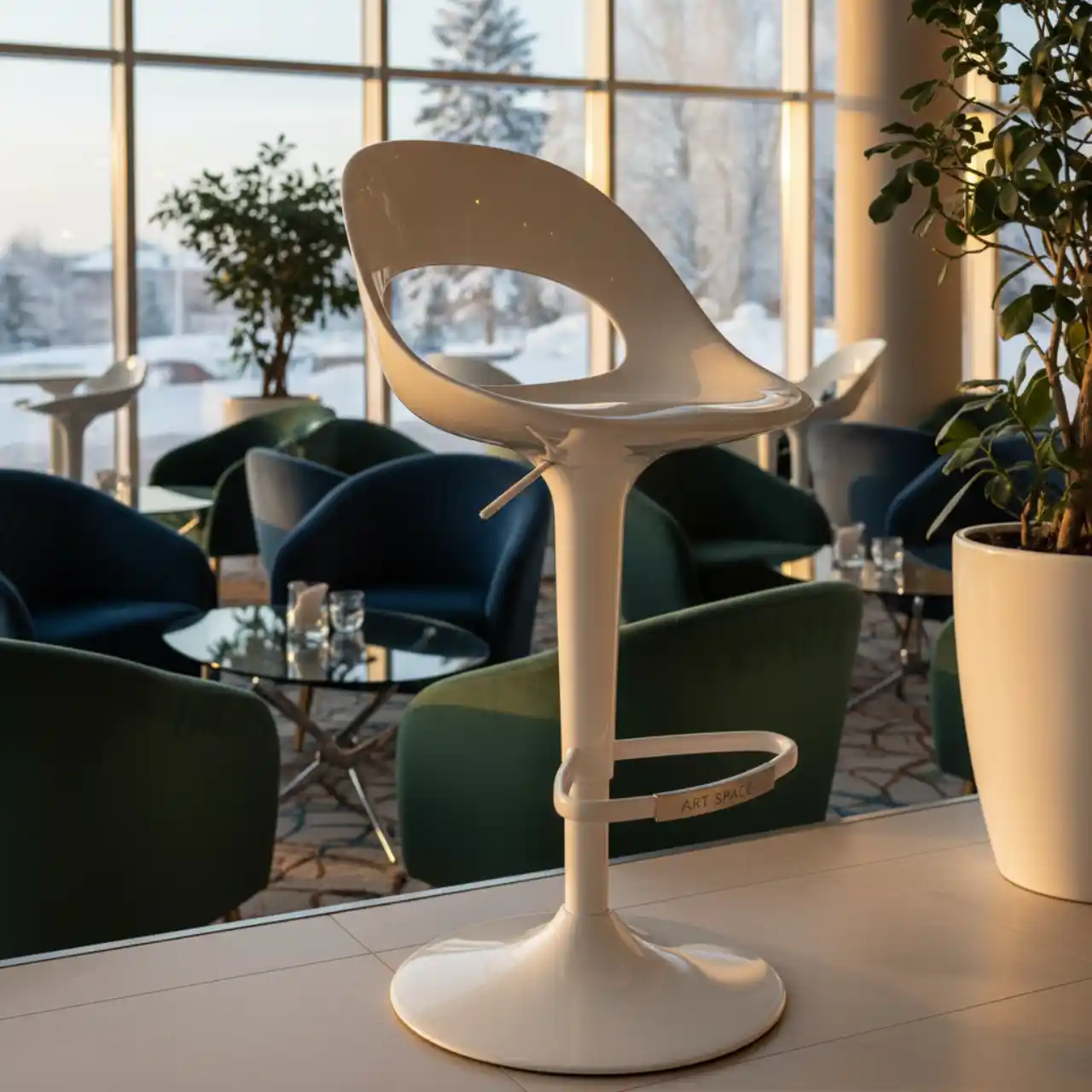 Стул пластиковый полубарный Lido Mini