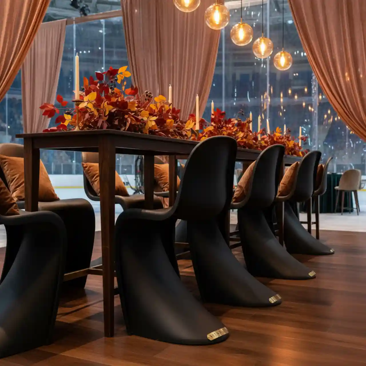 Стул пластиковый барный черный Air Bar