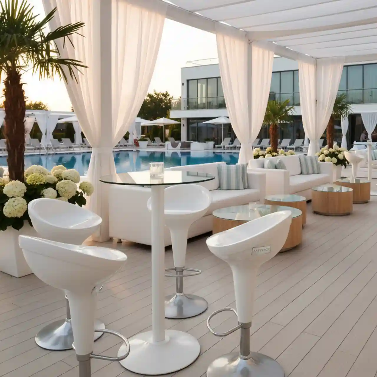 Стул барный белый Бомба