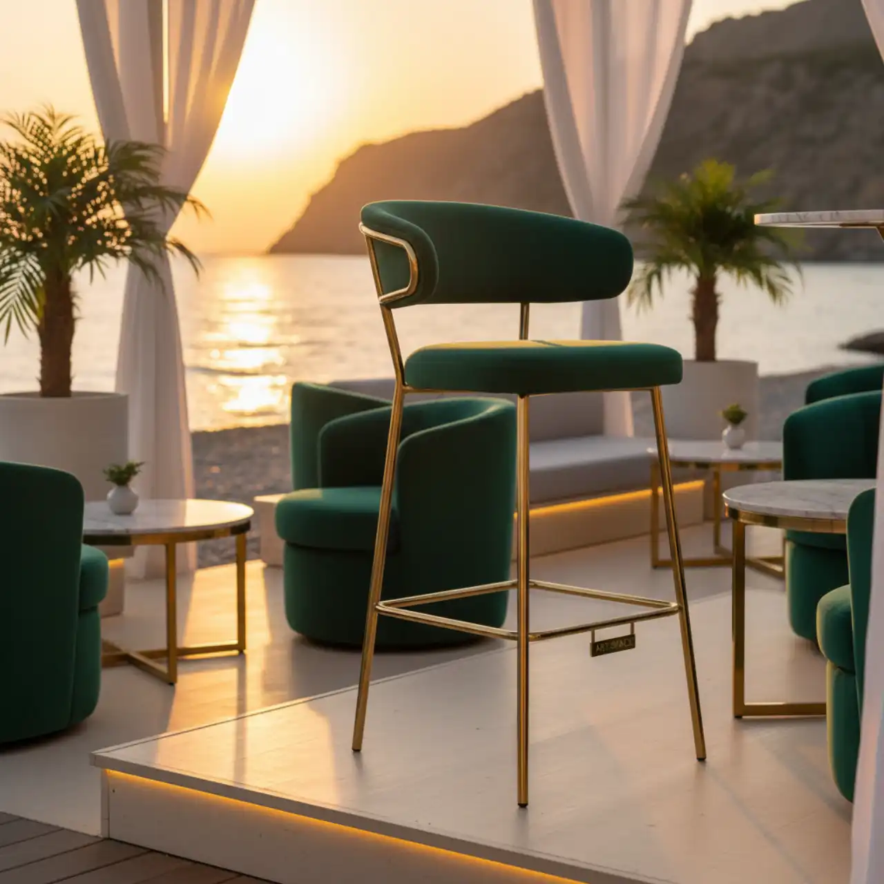Стул барный Austin green золотого цвета с зеленой сидушкой