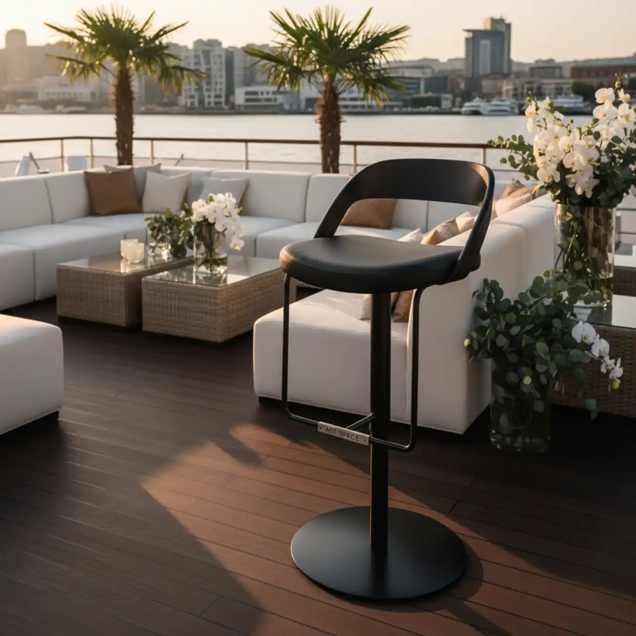 Барный стул черный