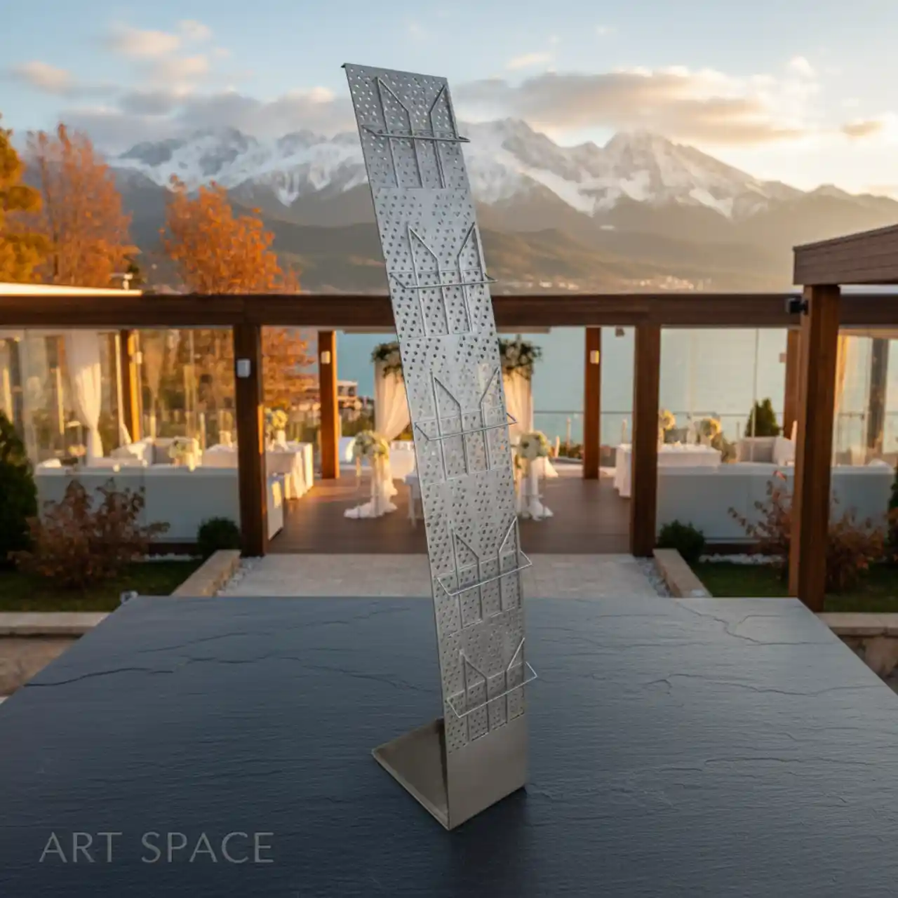 Буклетницы стойки перфорированные