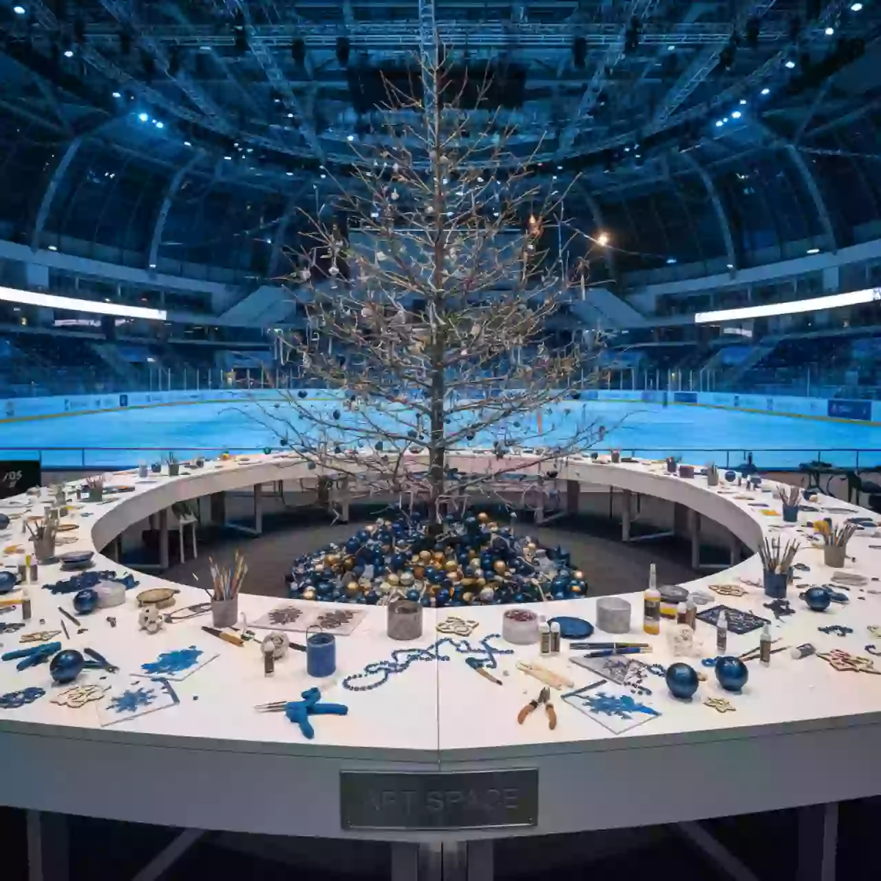 Аренда Активность Наряди елочку в ледовом дворце «Большой» — ART SPACE