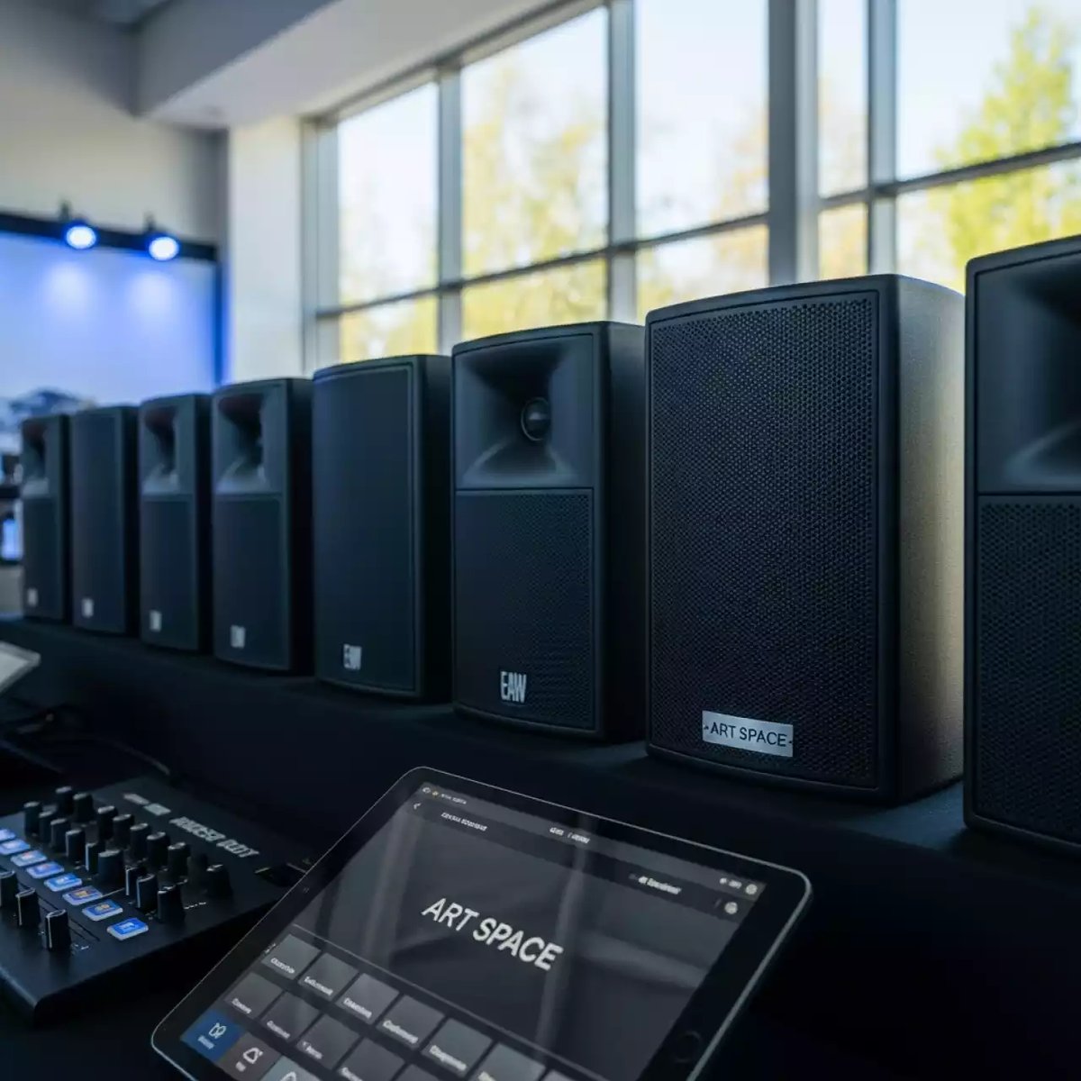 Аренда Акустическая система EAW Radius линейка активной акустики в комплексе «Дагомыс» — ART SPACE