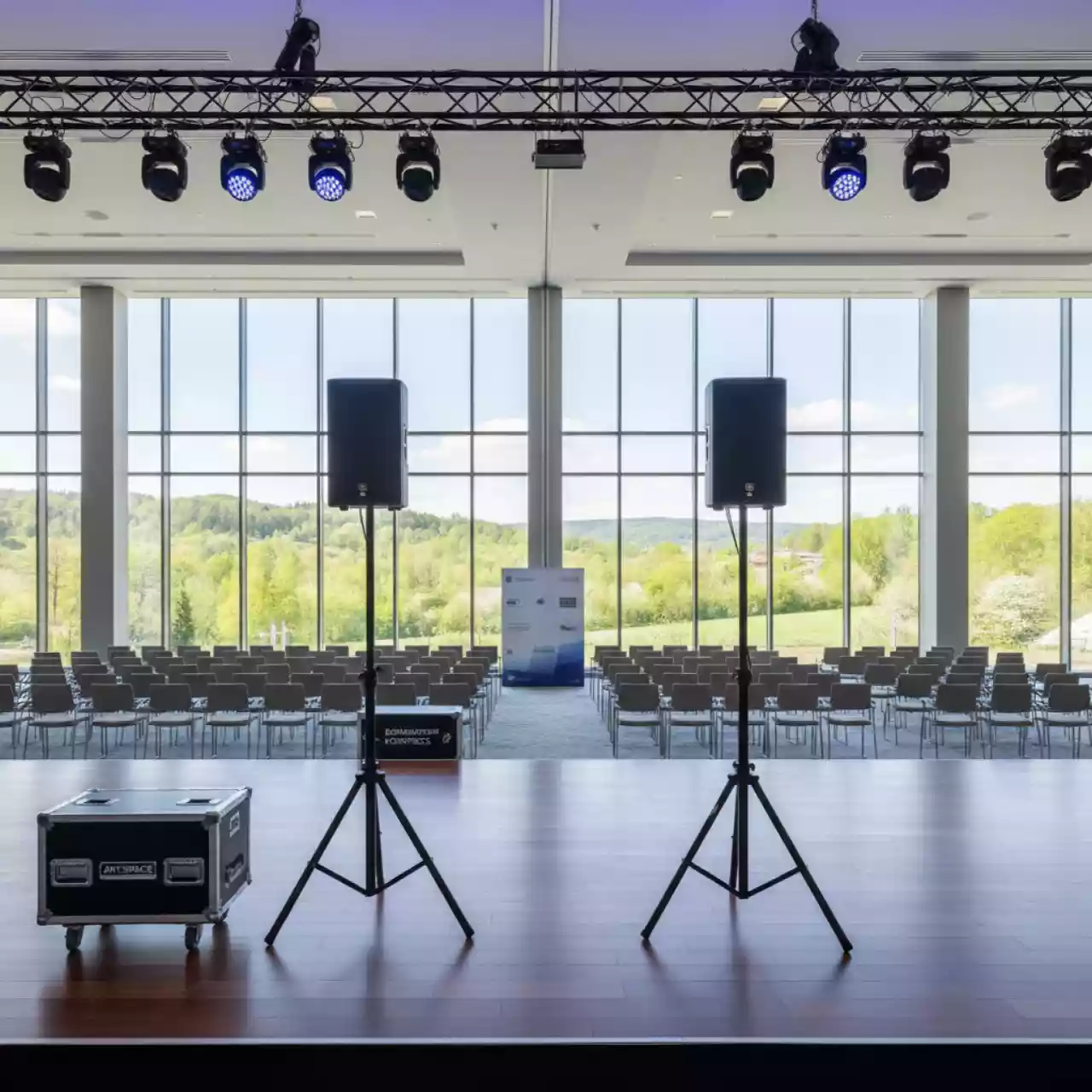 Аренда Акустическая система Electro Voice Zx1 90 в Novotel Resort — ART SPACE