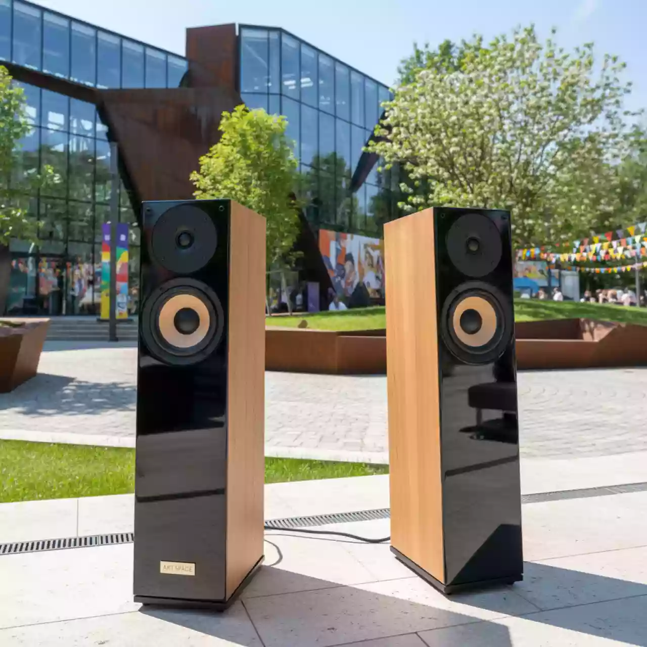 Аренда Акустическая система напольная DALI ZENSOR 5 light walnut в этно-парке «Моя Россия» — ART SPACE