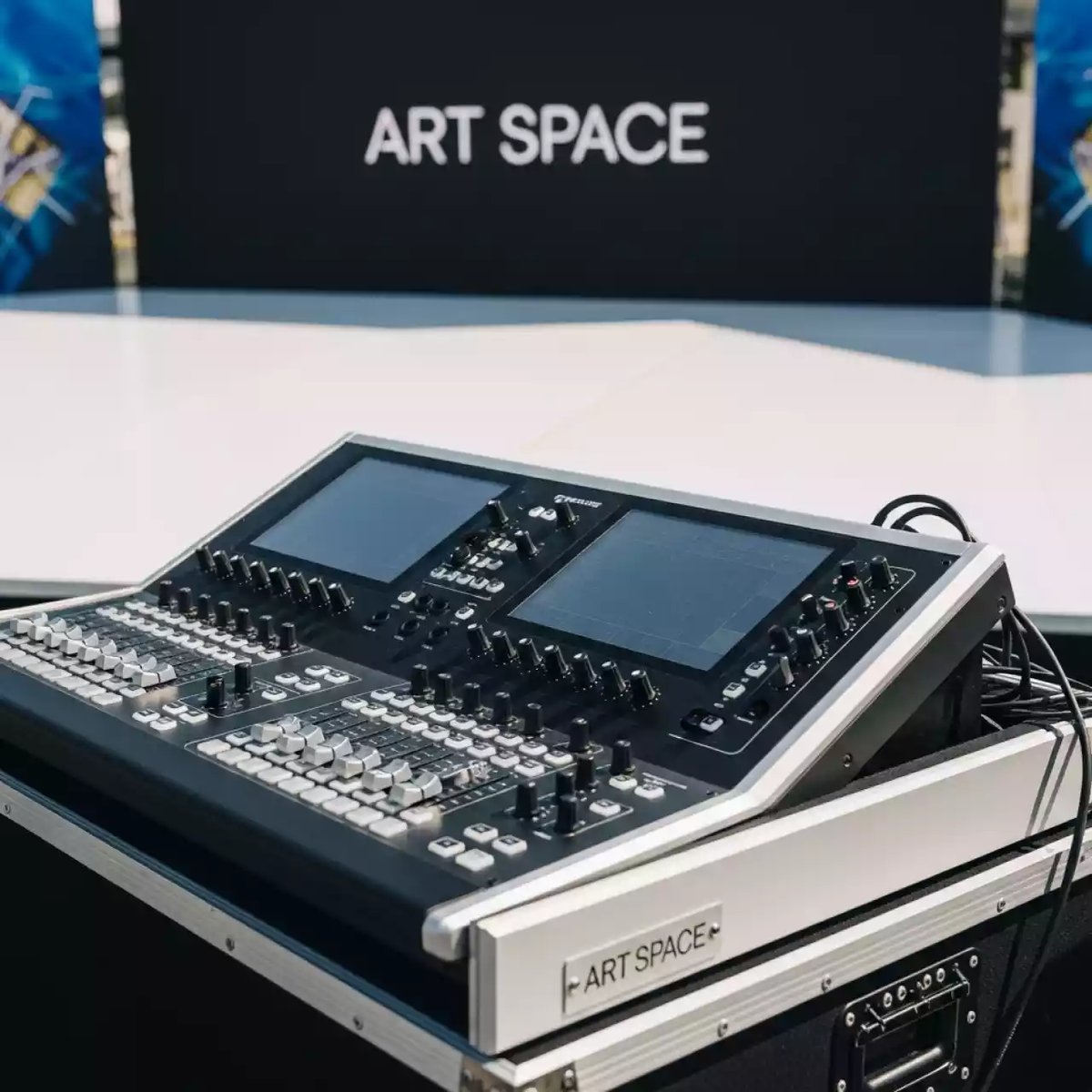 Аренда Аудиосистема Allen & Heath dLive C 2500 CDM 48 Dante на Медальной площади — ART SPACE