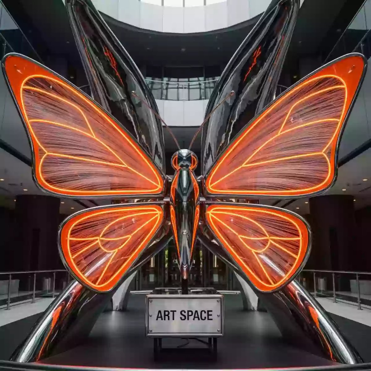 Аренда Бабочка оранжевая в отеле «Звездный» — ART SPACE