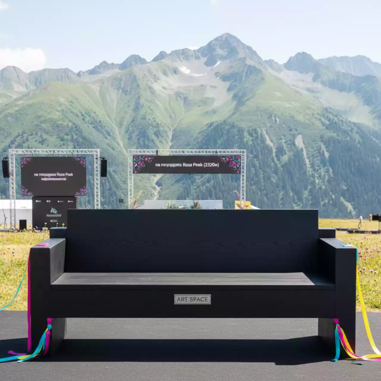 Аренда Банкетка Black Wood на площадке Rosa Peak (2320м) — ART SPACE