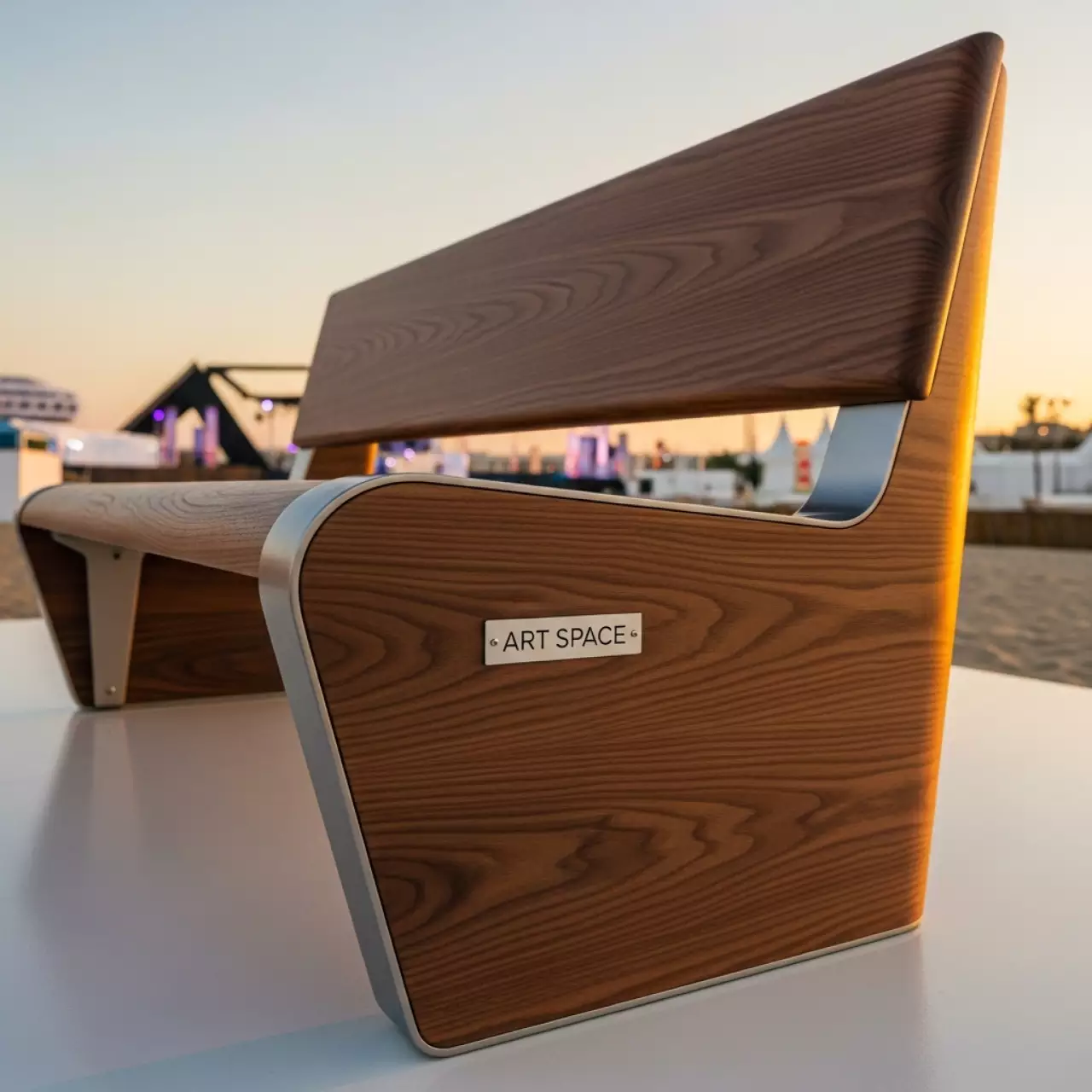 Аренда Банкетка Каминос цвет орех на пляже «Ривьера» — ART SPACE