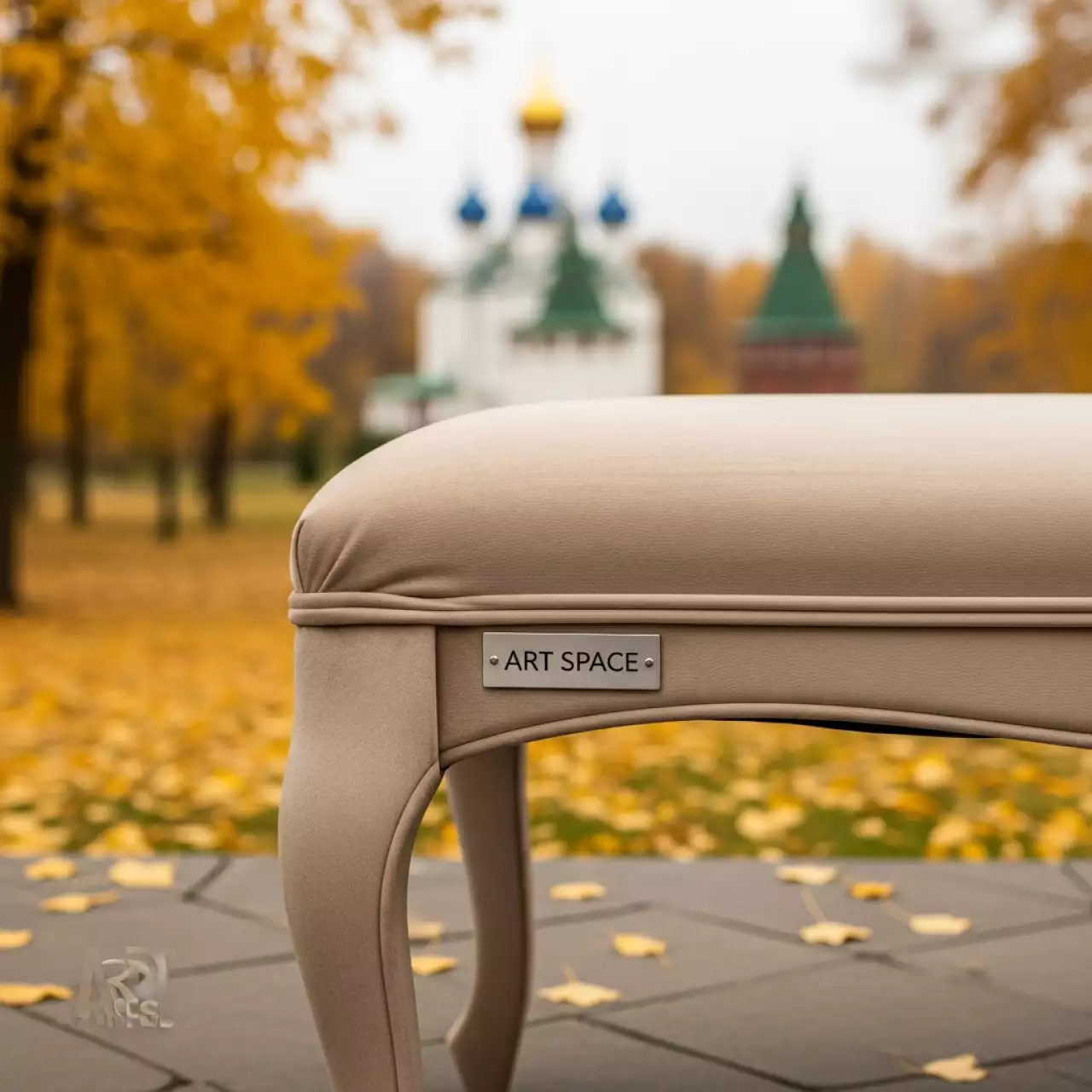 Аренда Банкетка Люкс Вивальди бежевый в этно-парке «Моя Россия» — ART SPACE