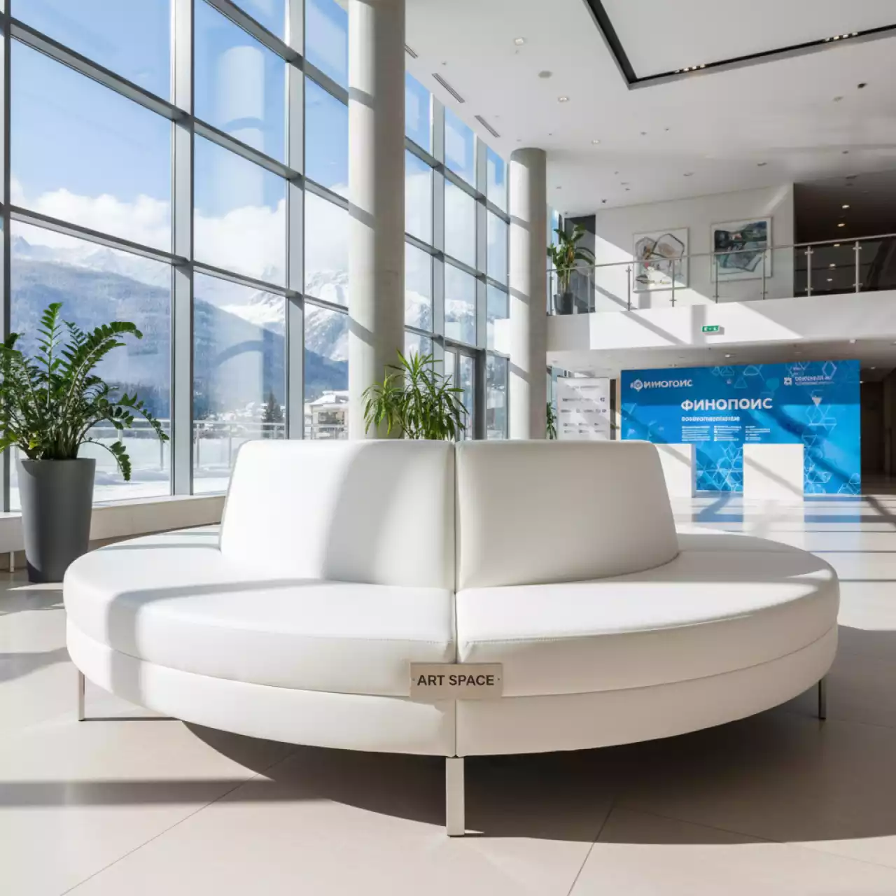 Аренда Банкетки Flow белая в Rixos Krasnaya Polyana — ART SPACE