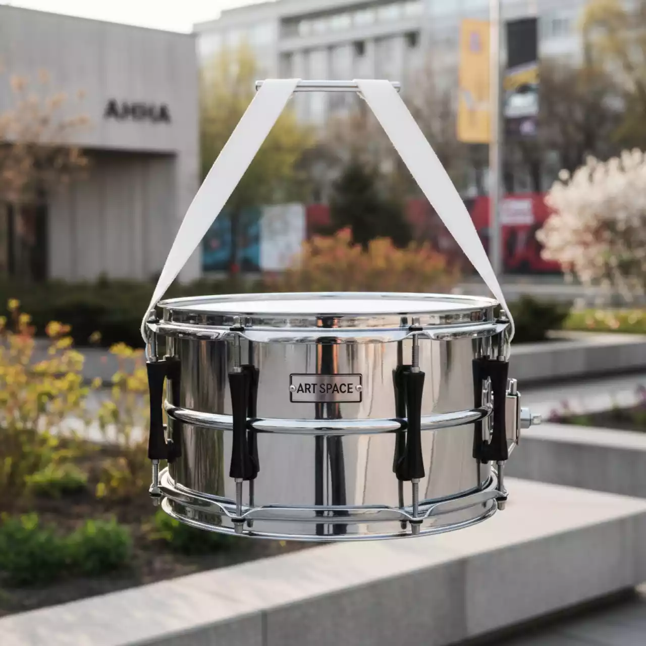 Аренда Барабан размером с пионерский для игры на ходу на вилле «Анна» — ART SPACE