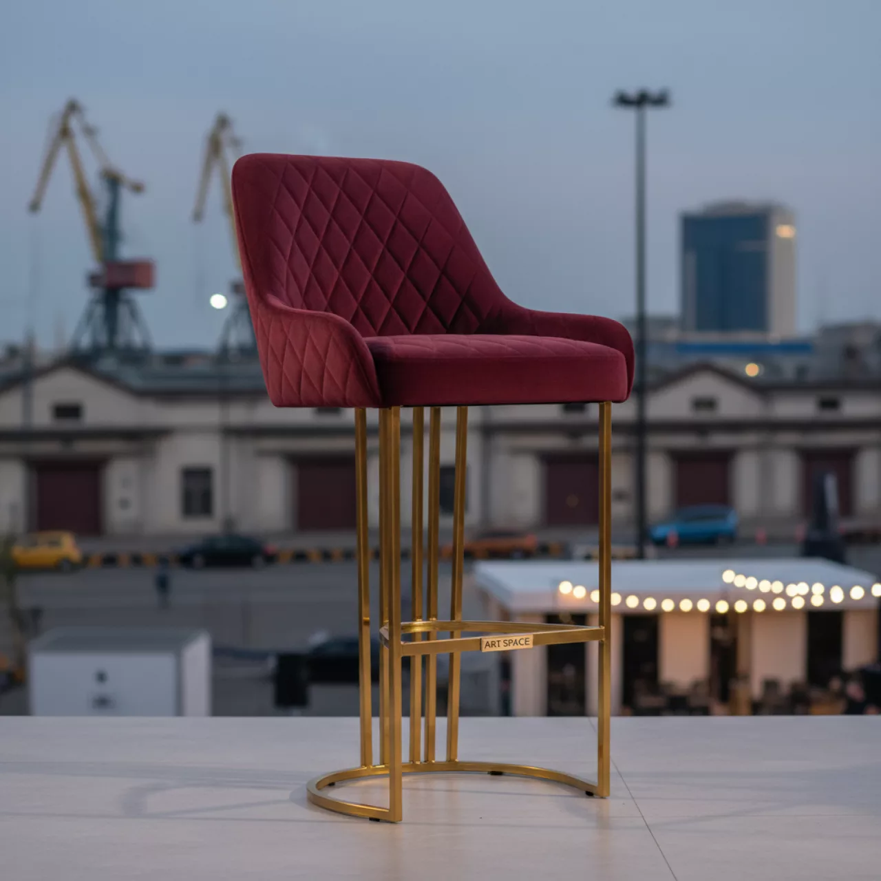 Аренда Барный стул Арканес золотая база велюр бордовый на территории Морпорта Сочи — ART SPACE