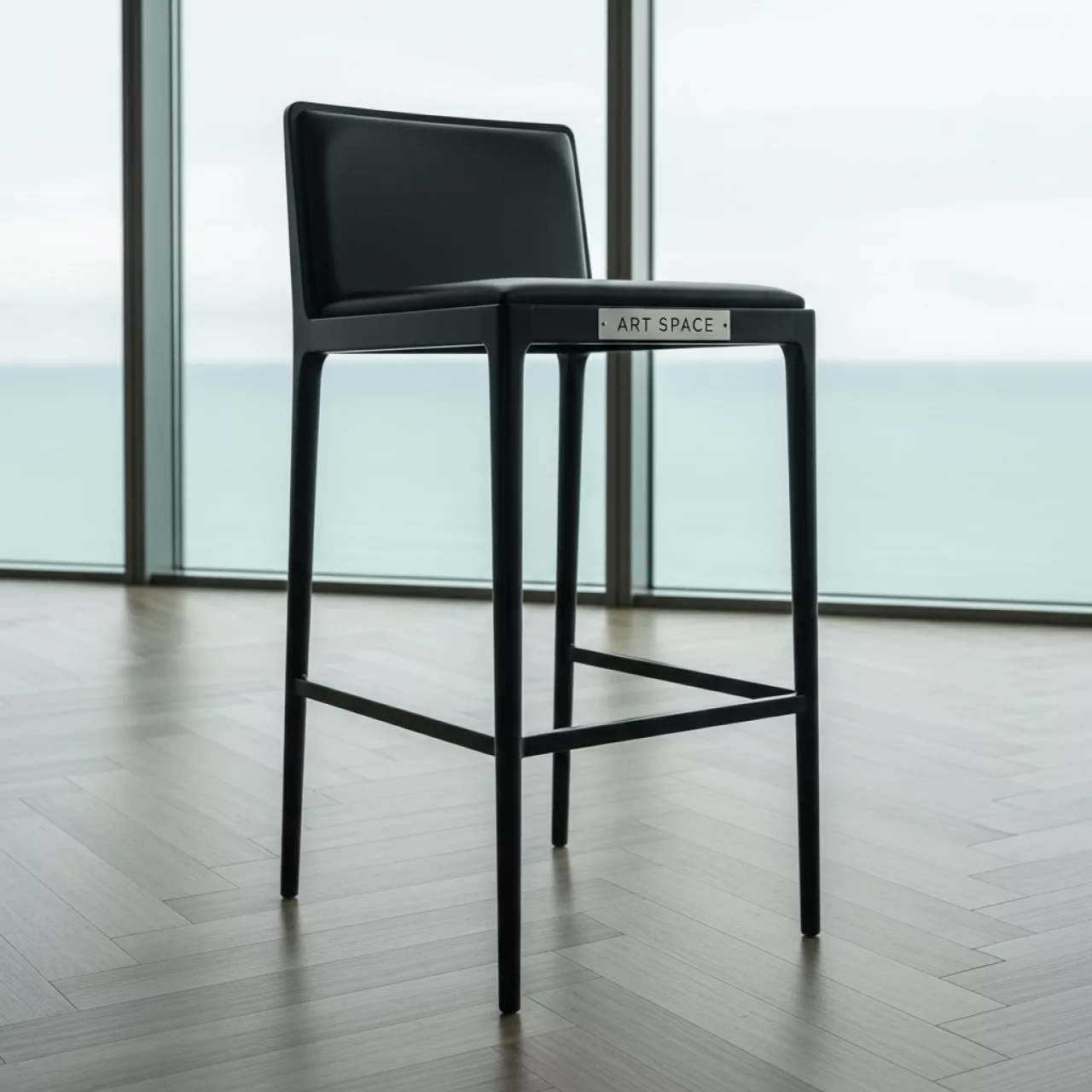 Аренда Барный стул Маркус Ван черный в отеле Hyatt Regency Sochi — ART SPACE