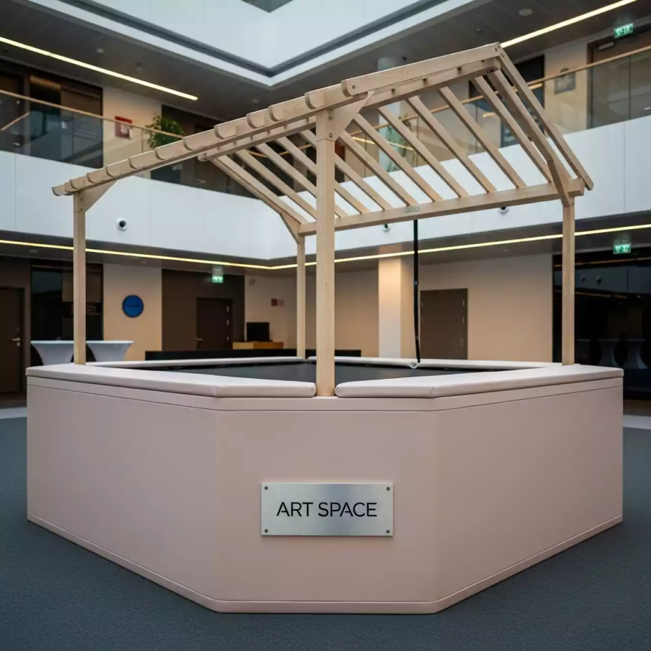 Аренда Батут с крышей "Солнечный манеж" в МФК «Горный» — ART SPACE