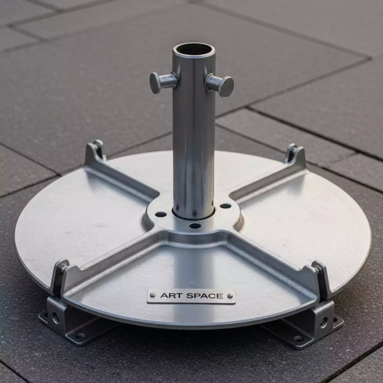 Аренда Базы для крепления зонта с центральной опорой в грунт BTC в ресторане «Sanremo» — ART SPACE