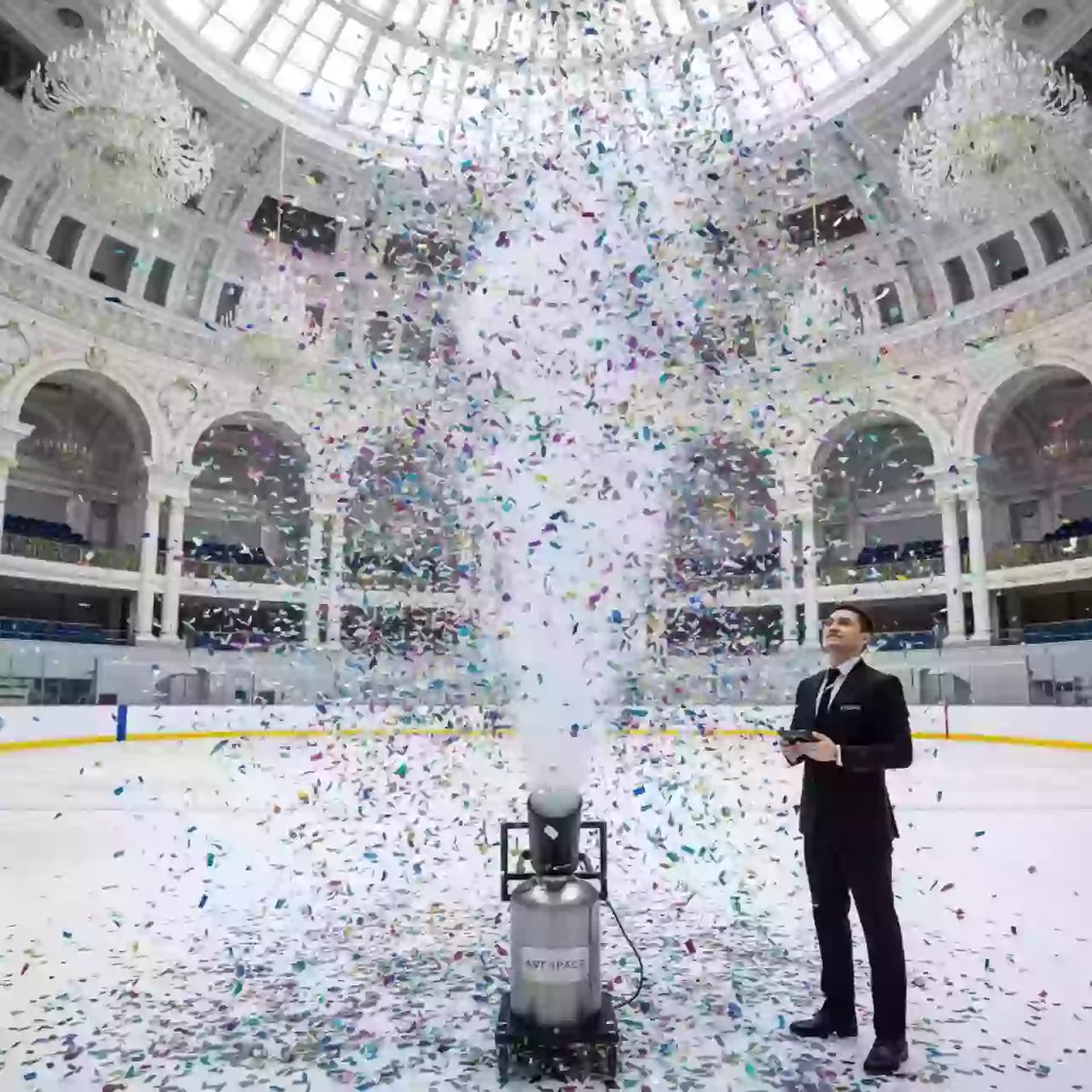 Аренда Бластер конфетти с газовым баллоном в ледовом дворце «Большой» — ART SPACE
