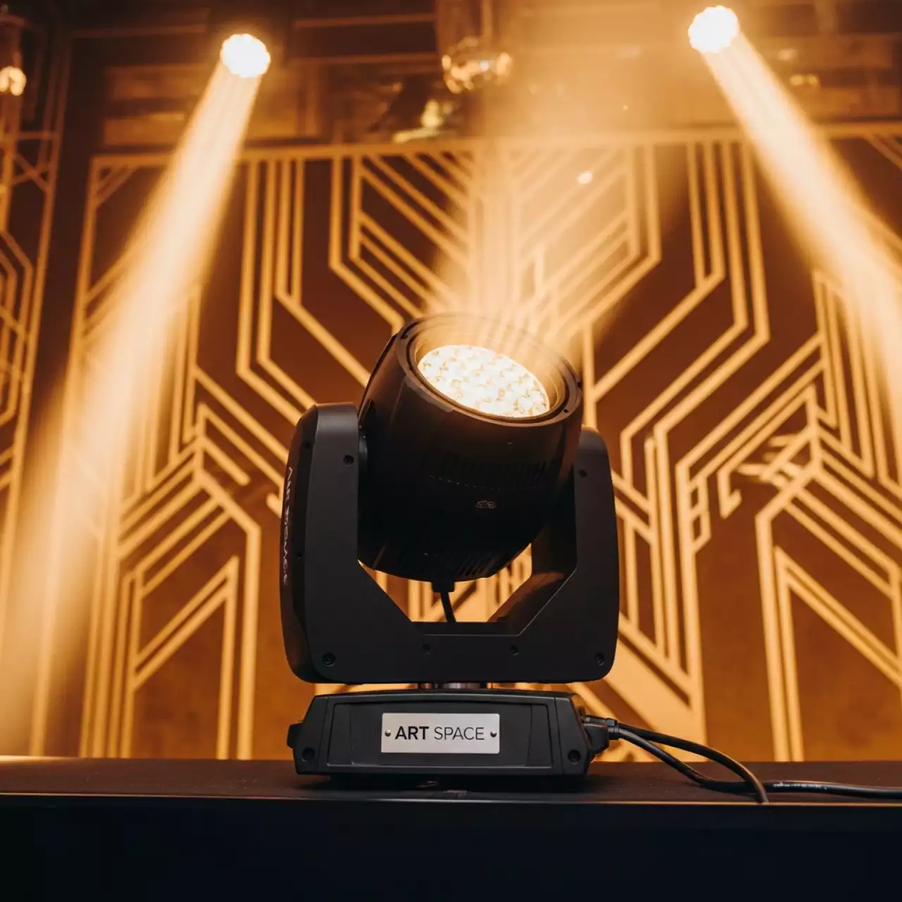 Аренда Блайндер COB LED blinder W в санатории «Заполярье» — ART SPACE