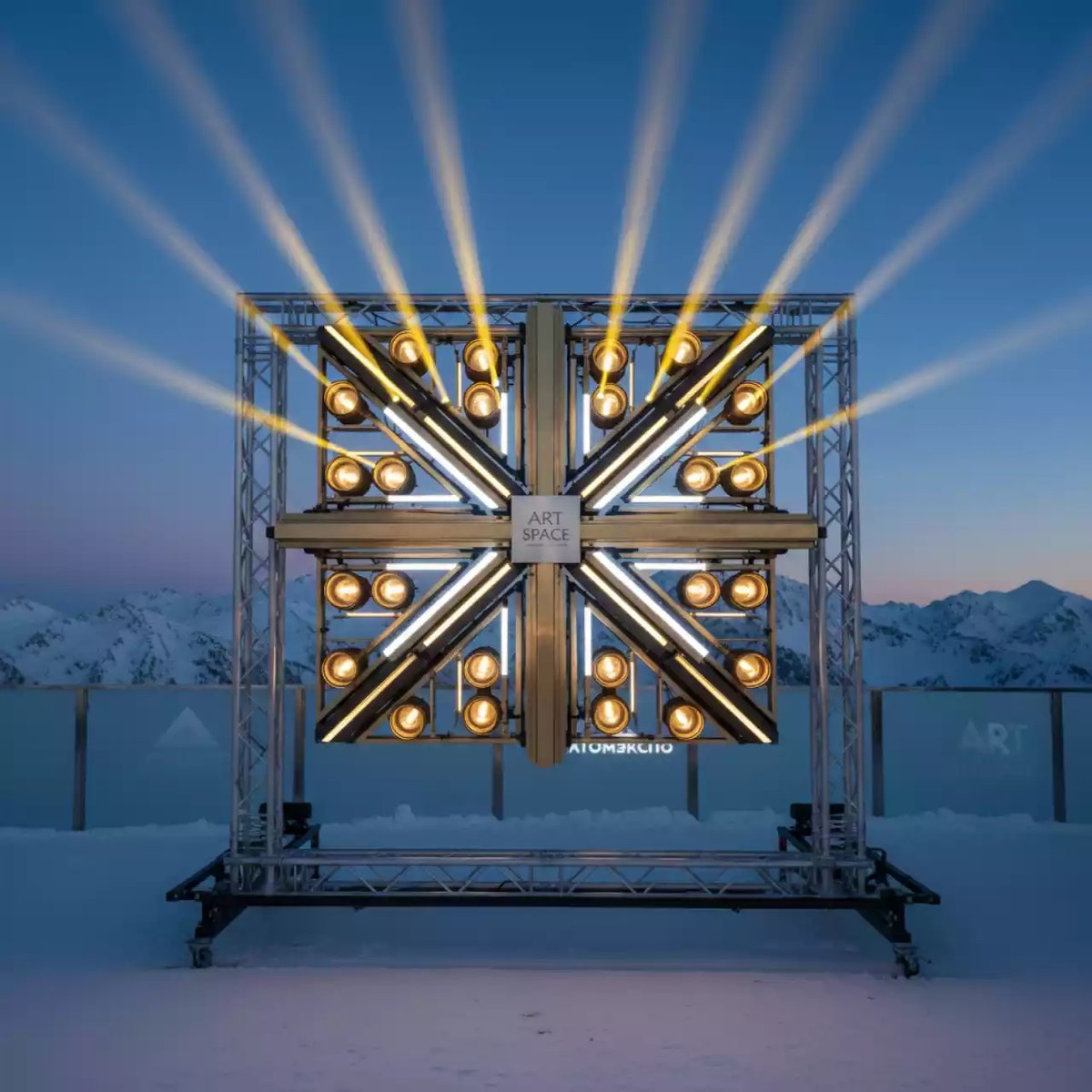 Аренда Блиндеры светодиодные и ламповые Malfei Jarag на площадке Rosa Peak (2320м) — ART SPACE