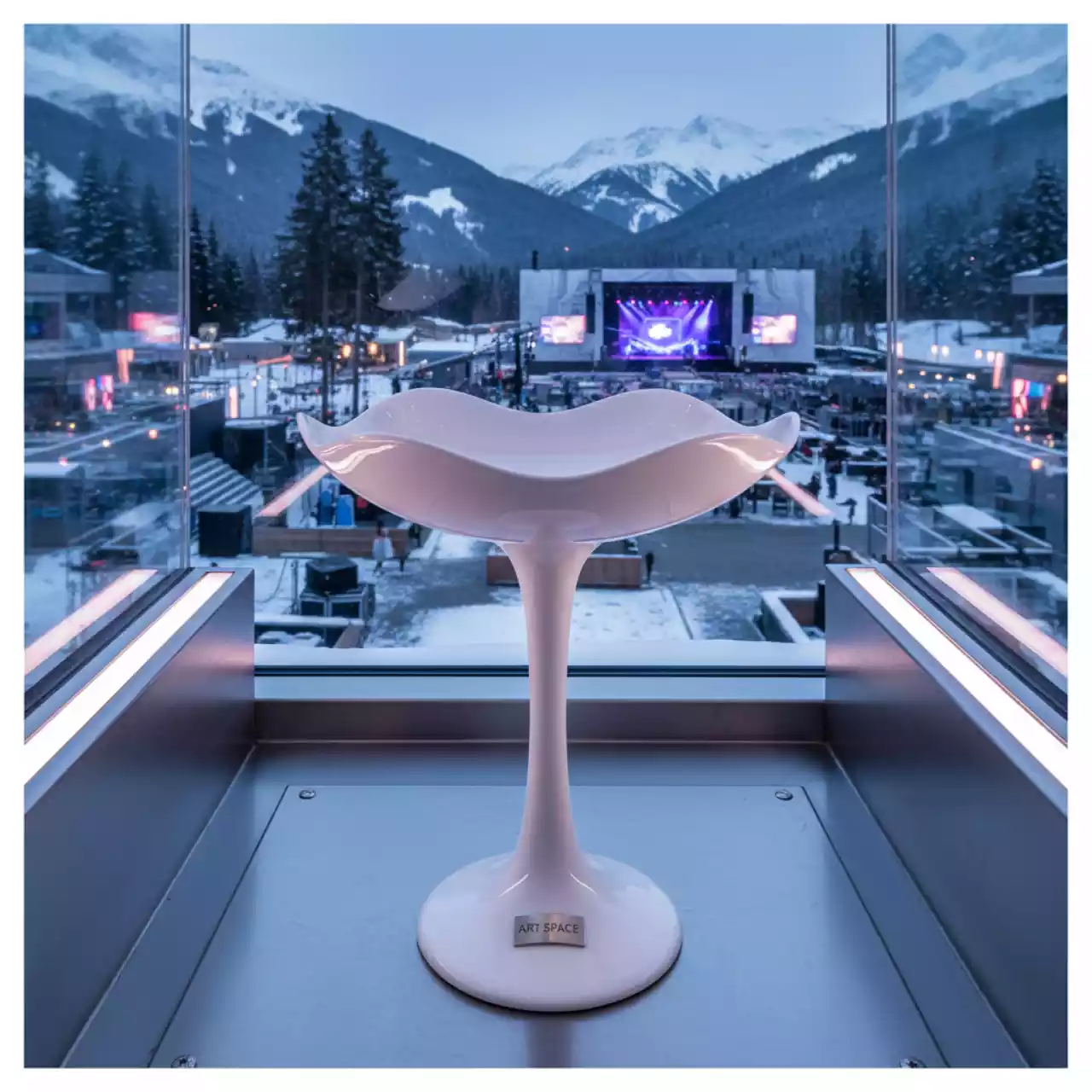 Аренда Блюдо Chan Wave Classic на ножке 228 мм в Radisson Hotel Rosa Khutor — ART SPACE