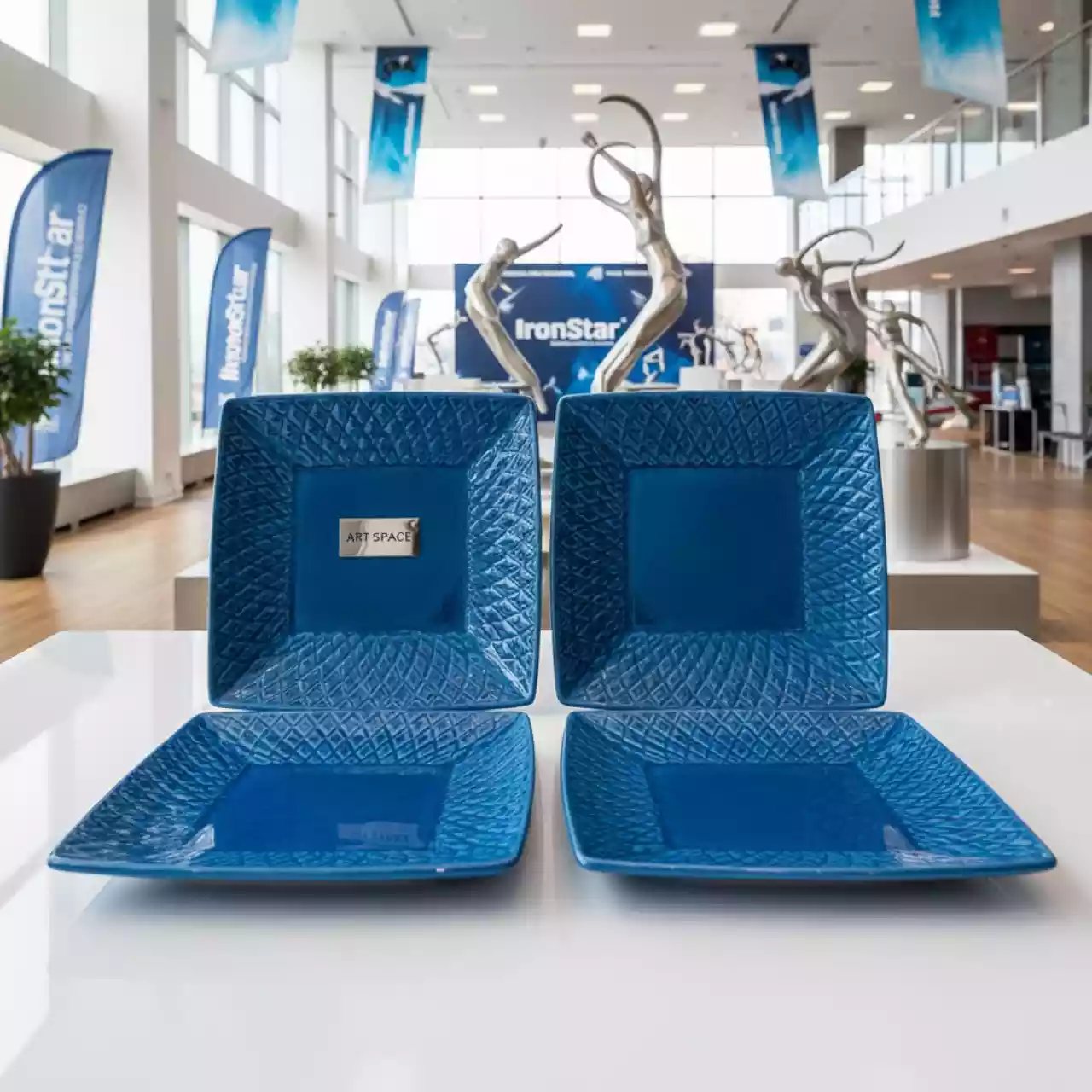 Аренда Блюдо квадратное синее 265х265 мм в Маринс Парк Отеле — ART SPACE