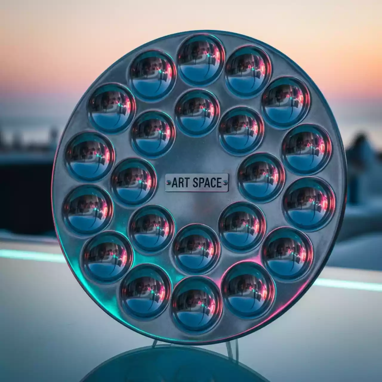 Аренда Блюдо металлическое для устриц 18 шт 250 мм на пляже «Мандарин» — ART SPACE