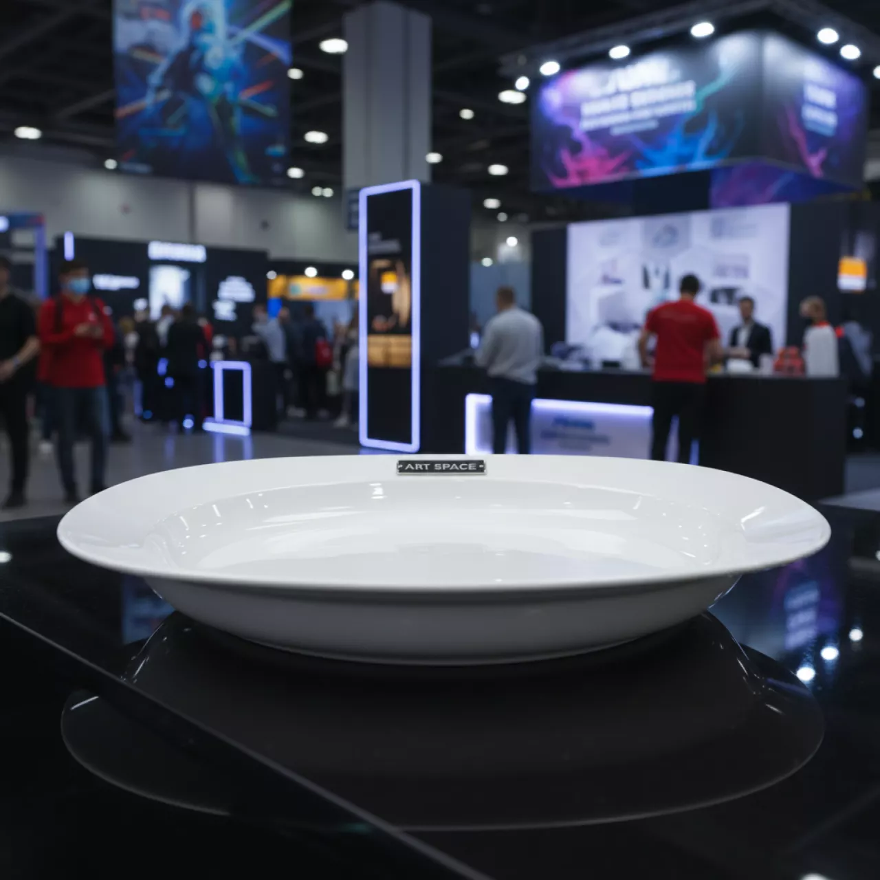 Аренда Блюдо закругленное с бортами Lubiana 360х235 мм в Cosmos Sochi Hotel — ART SPACE