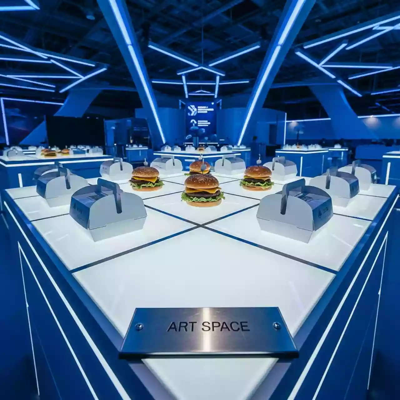 Аренда Бокс мини бургеры в Керлинговом центре «Ледяной куб» — ART SPACE