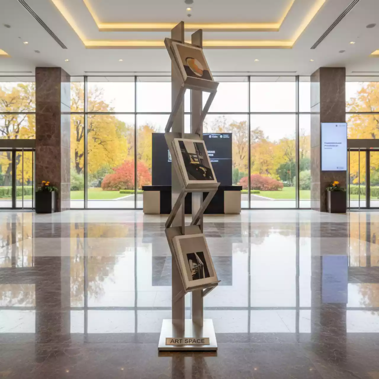 Аренда Буклетница металлическая серебро в Pullman Sochi Centre — ART SPACE