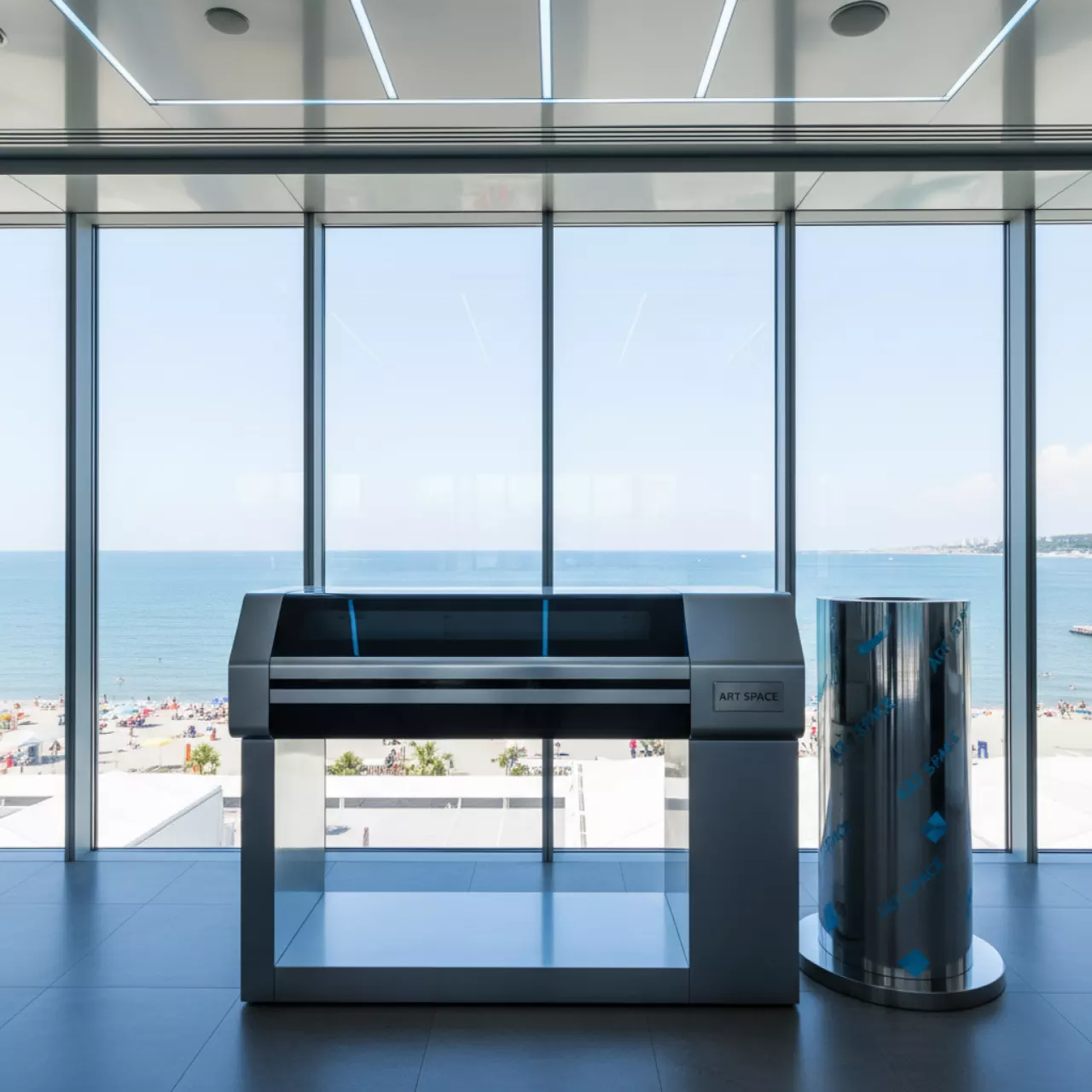 Аренда Бумага рулонная фото Canon Glossy Photo Quality Paper 300 г м² 432x30 м в ресторане «Voda» — ART SPACE