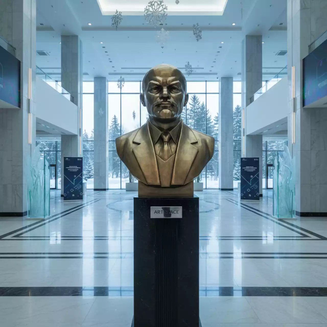 Аренда Бюст Ленина в санатории «Заполярье» — ART SPACE