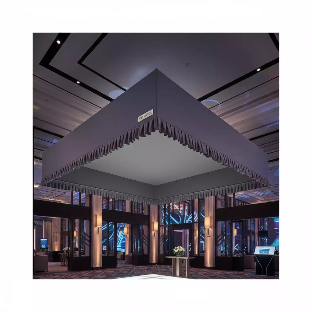 Аренда Часть зонта верхняя Maestro 350 квадратный с воланом серый в Mövenpick Hotel — ART SPACE