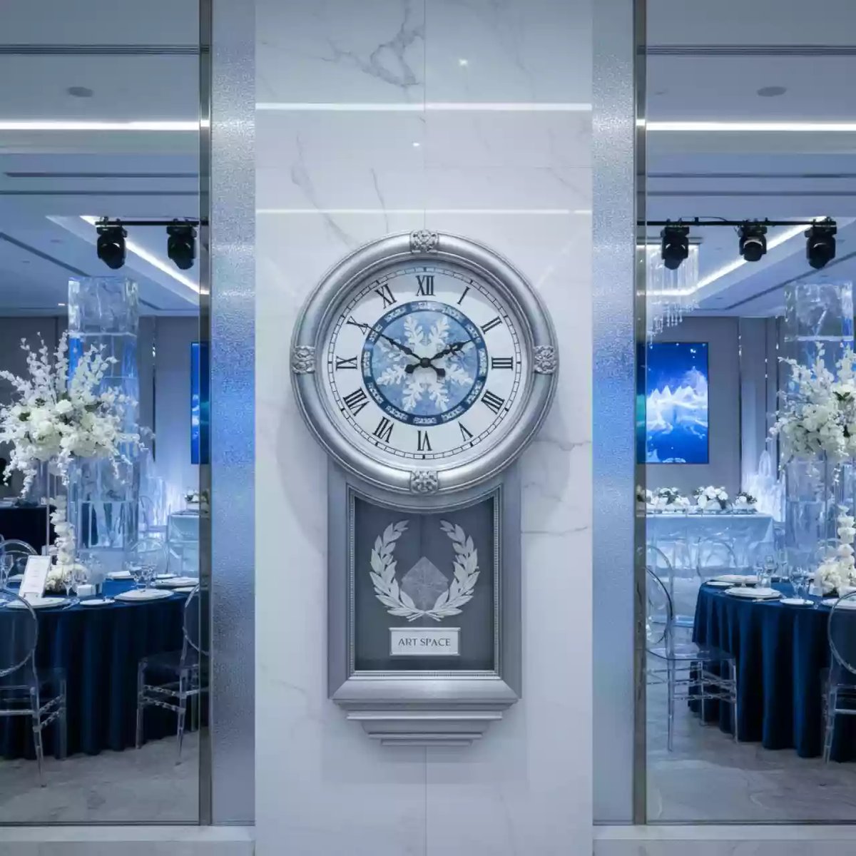 Аренда Часы настенные с индивидуальной картинкой в Radisson Blu Resort & Congress Centre — ART SPACE