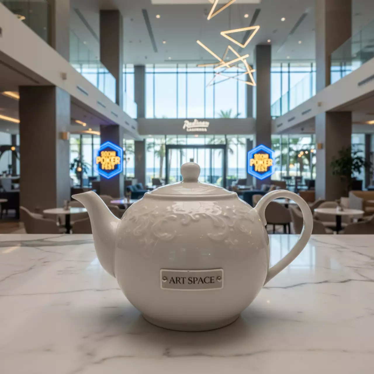 Аренда Чайник Rocaille Blanc в отеле Radisson Lazurnaya — ART SPACE