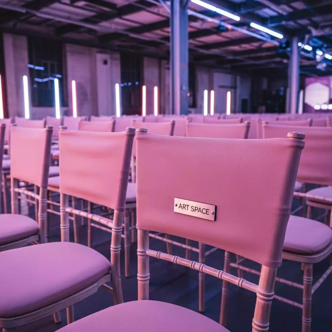 Аренда Чехол 01 на стул Chiavari пыльный розовый в лофте «Студия 21» — ART SPACE