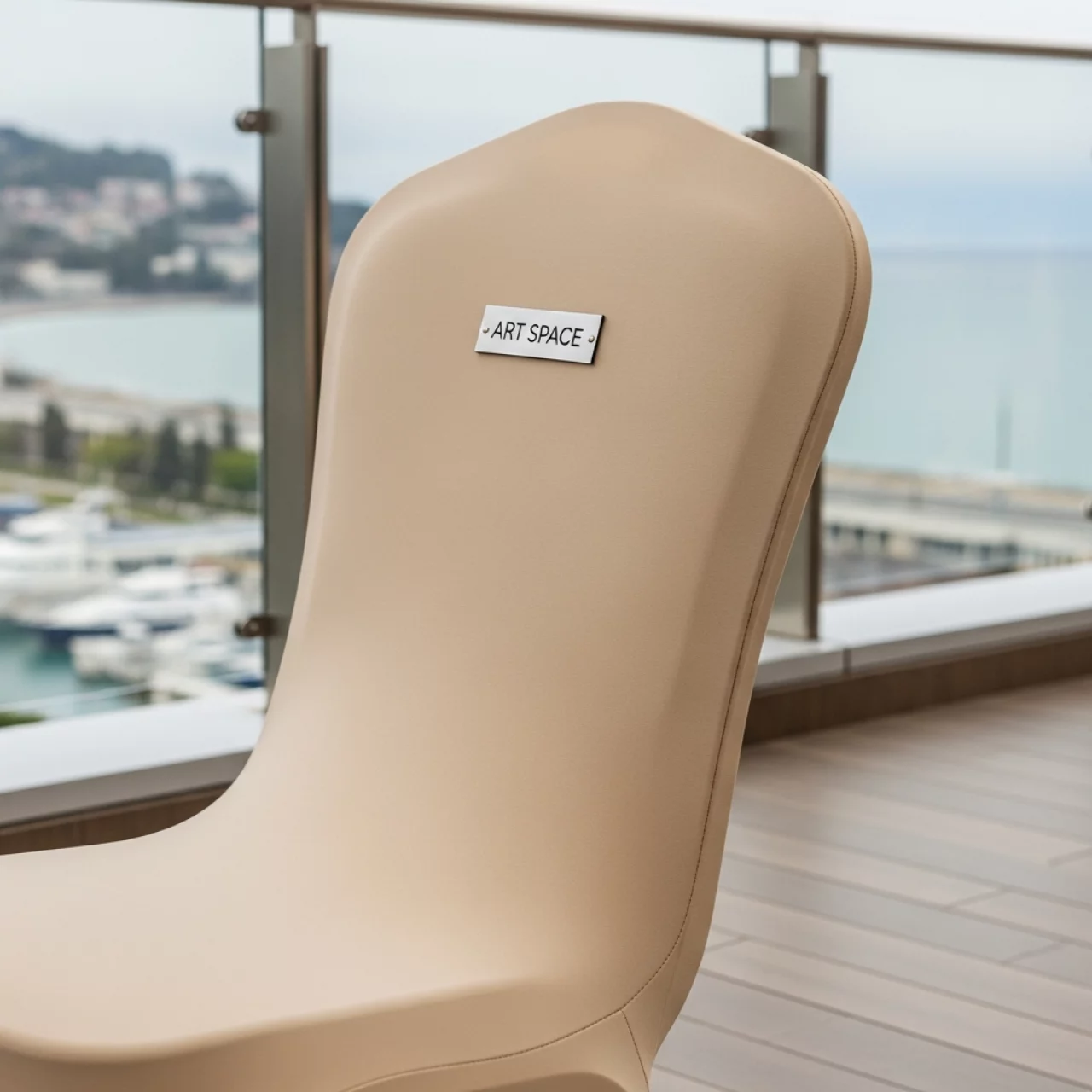 Аренда Чехол для стула бежевый стрейч R4E 00379 на территории Морпорта Сочи — ART SPACE