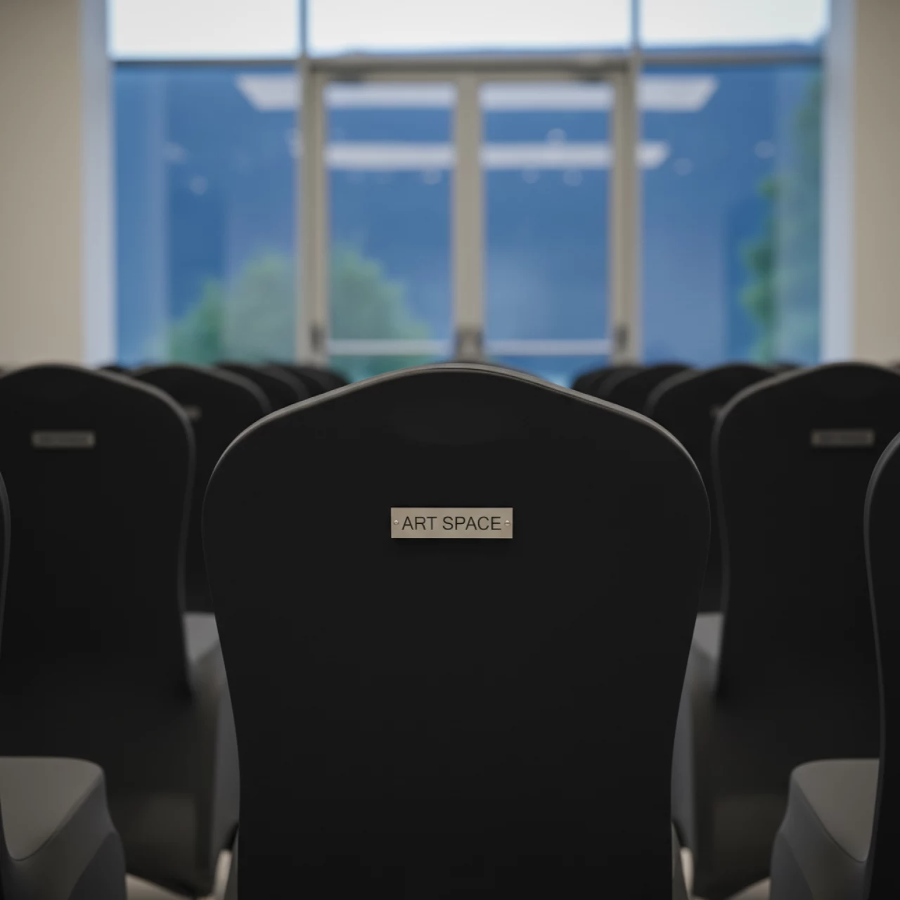 Аренда Чехол для стула черный универсальный в санатории «Октябрьский» — ART SPACE