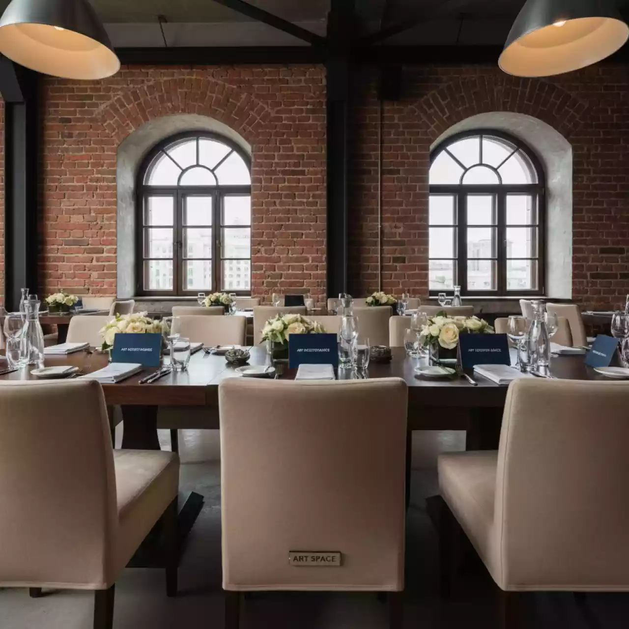 Аренда Чехол E01 для стула Eames велюр бежевый в ресторане «Высота 5642» — ART SPACE