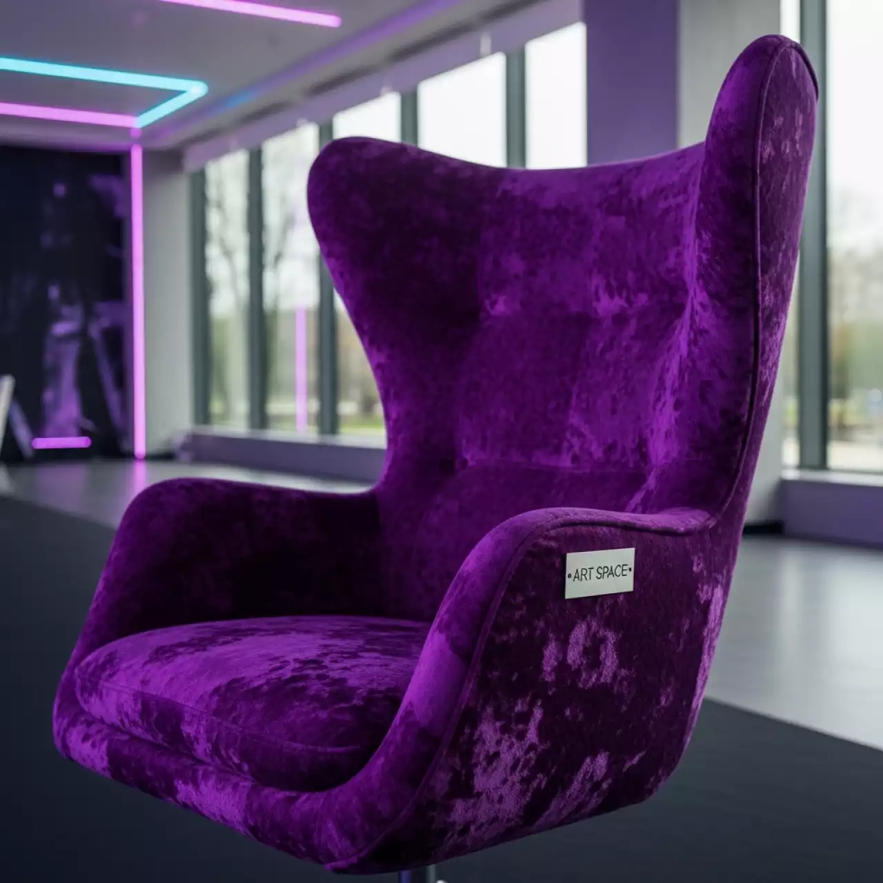 Аренда Чехол Е01 на стул Eames уплотненный велюр фиолетовый в Rodina Grand Hotel & SPA — ART SPACE
