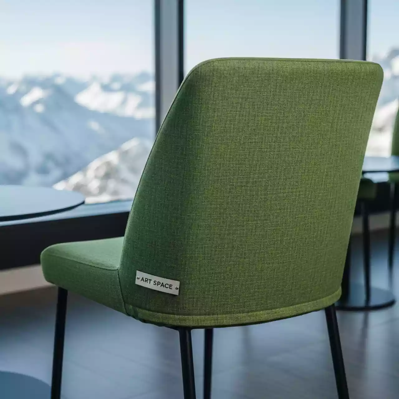 Аренда Чехол E06 для стула Eames зеленый на площадке Rosa Peak (2320м) — ART SPACE