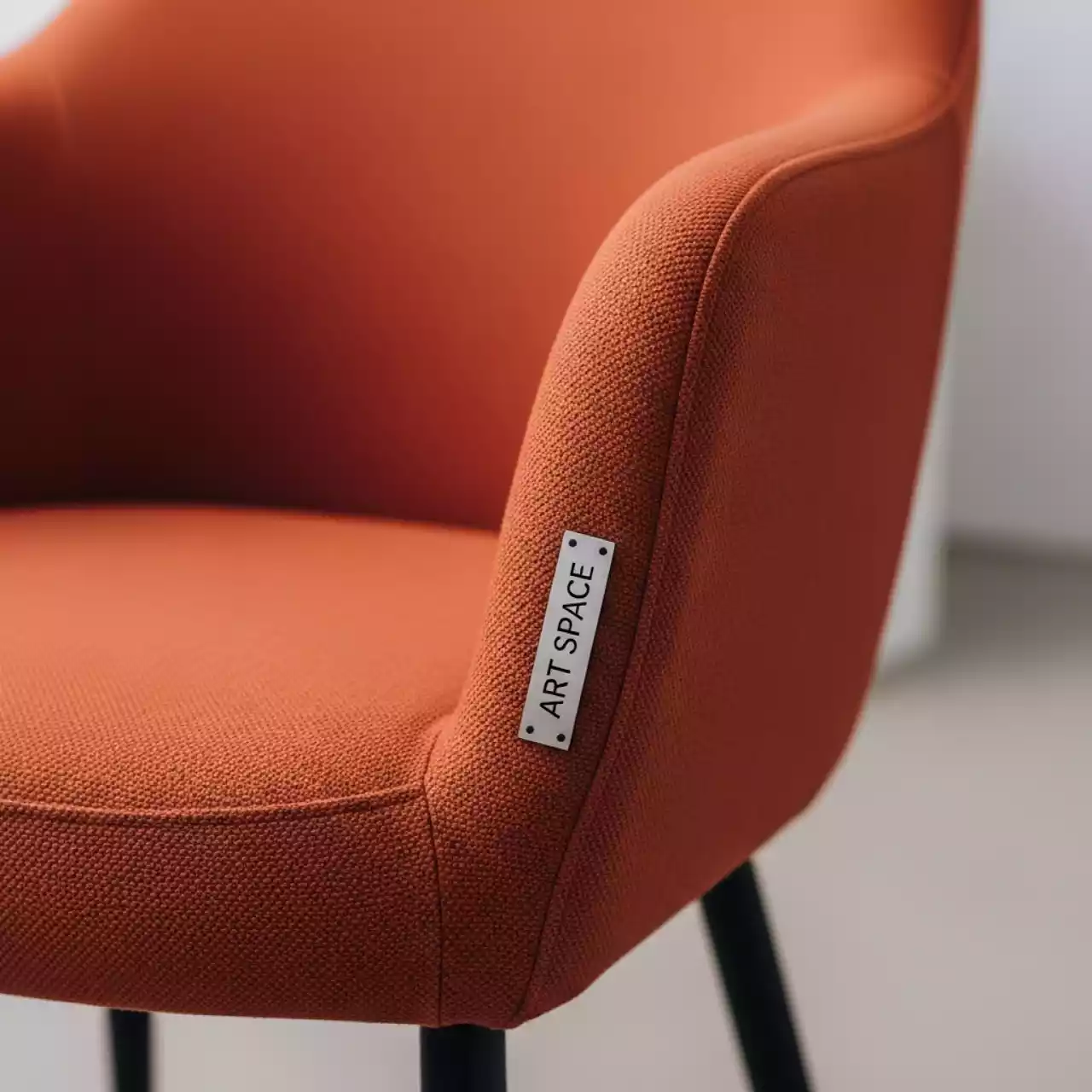 Аренда Чехол E07 для стула Eames кирпичный в Red Arena — ART SPACE