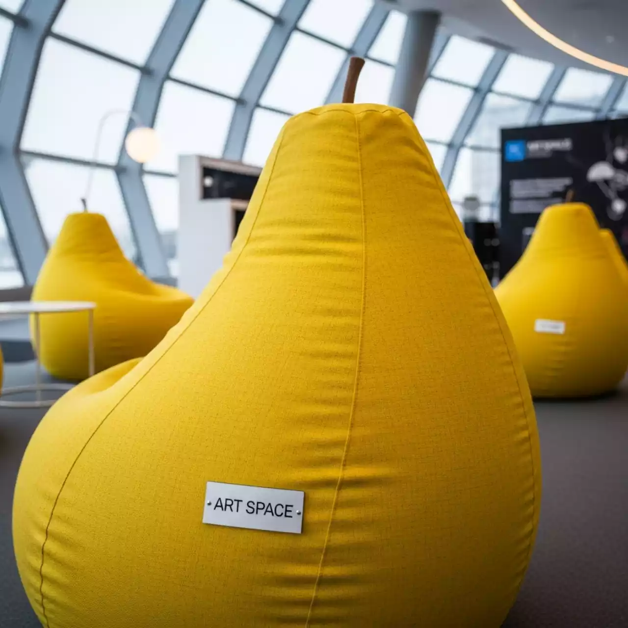 Аренда Чехол на кресло мешок Груша желтый в Университете «Сириус» — ART SPACE