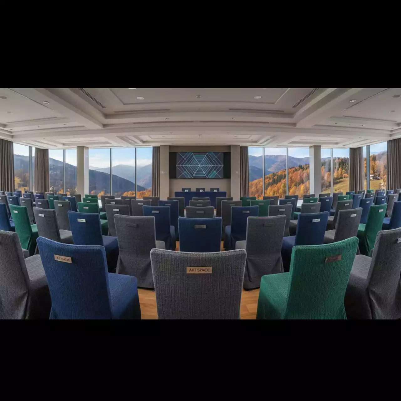 Аренда Чехол на кресло в Rixos Krasnaya Polyana — ART SPACE