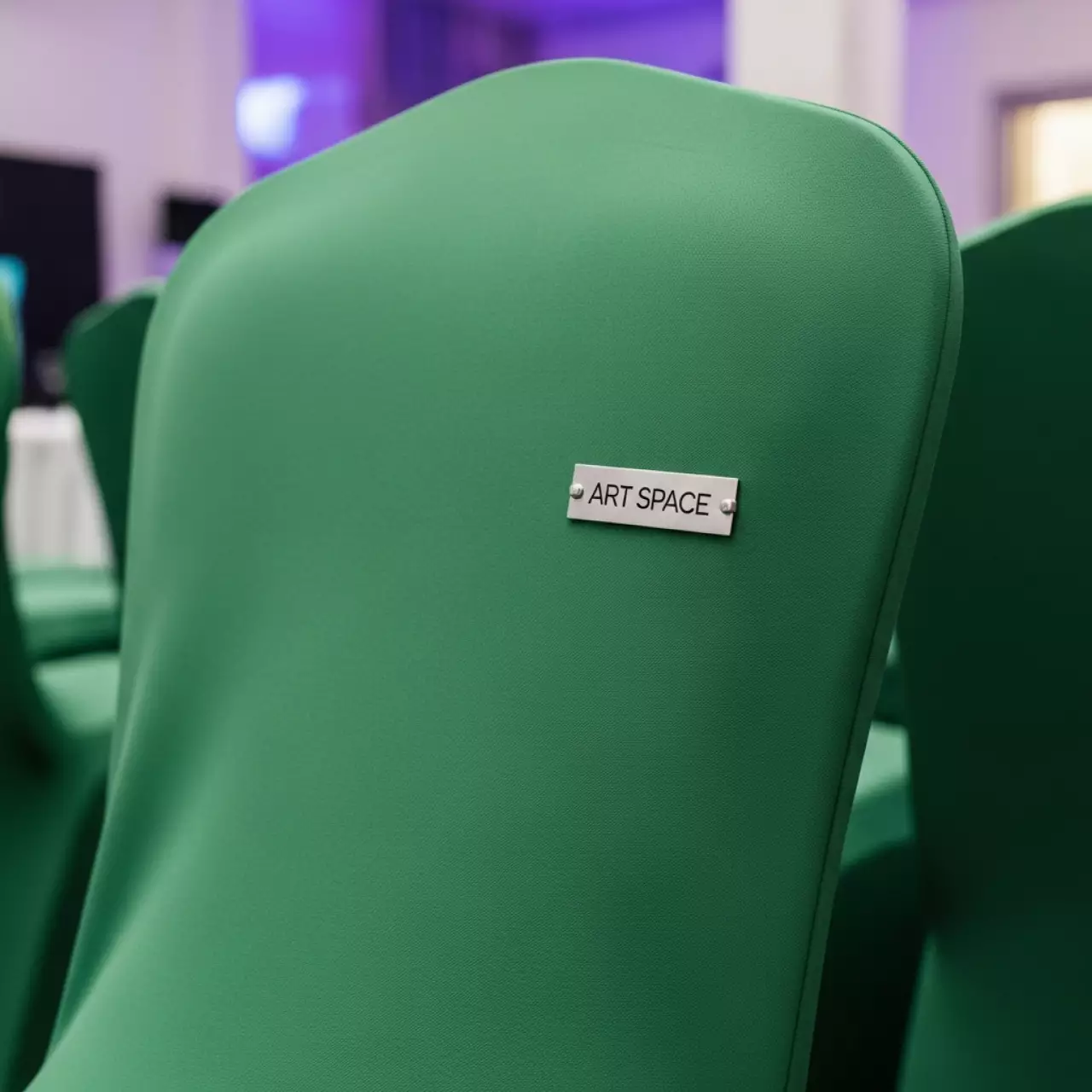 Аренда Чехол на стул 05 габардин зеленый на вилле «Анна» — ART SPACE