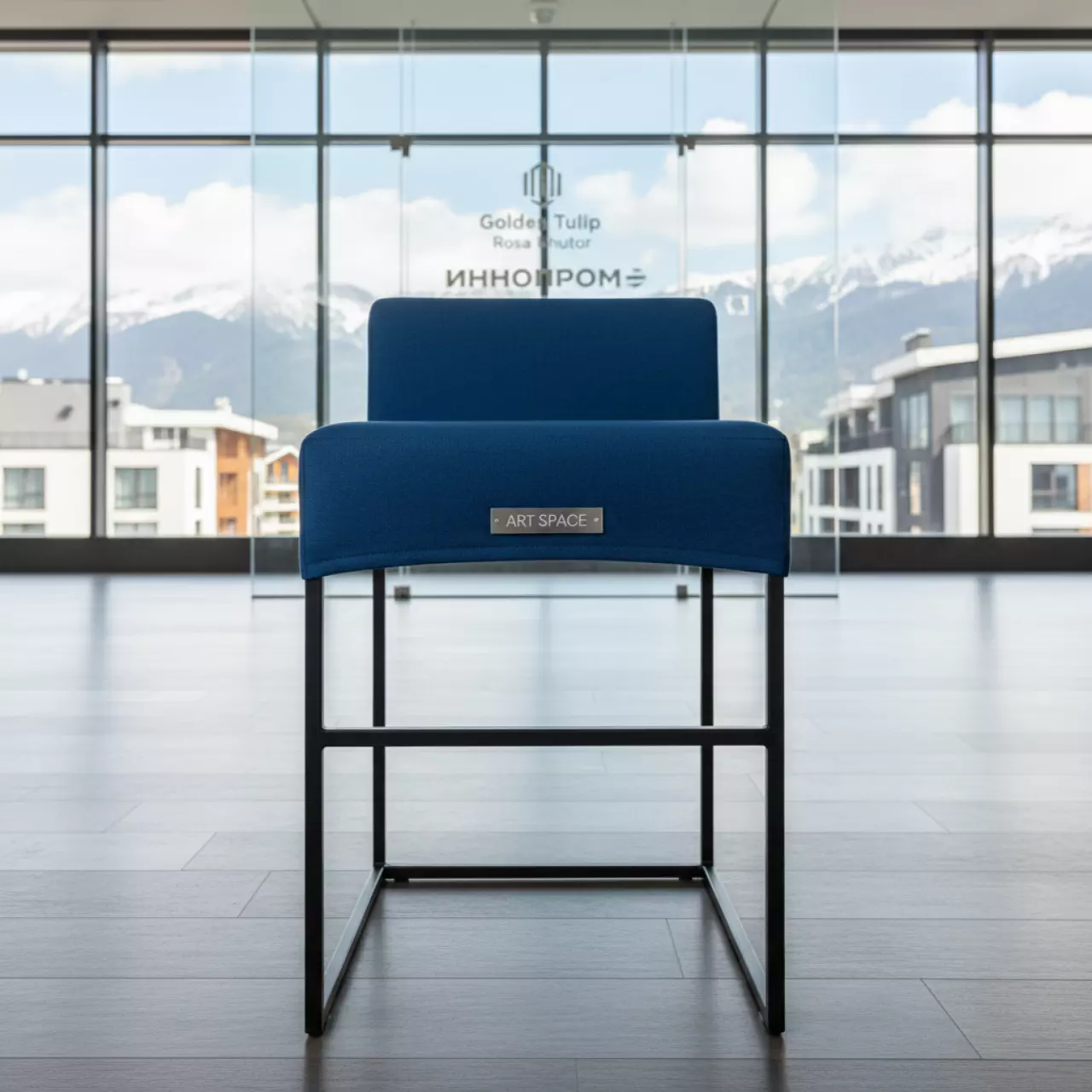 Аренда Чехол на табурет без поролона синий в Golden Tulip Rosa Khutor — ART SPACE