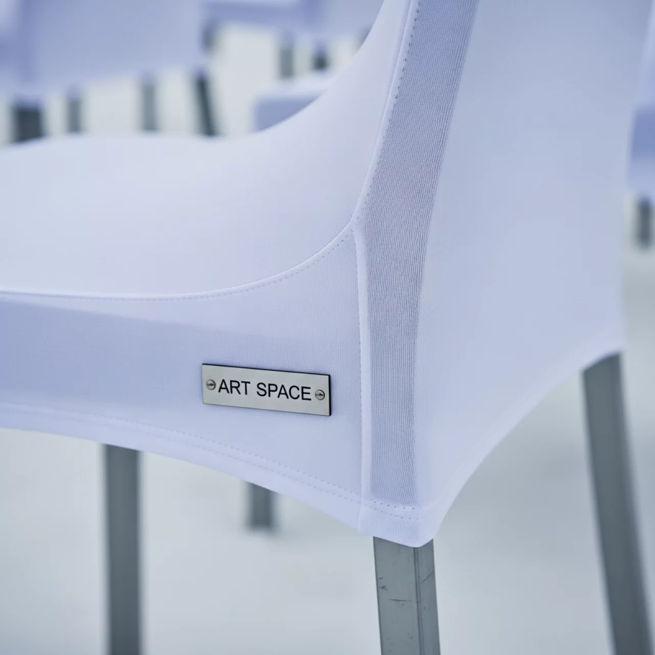 Аренда Чехол стрейч белый в Сочи Парк Отеле — ART SPACE