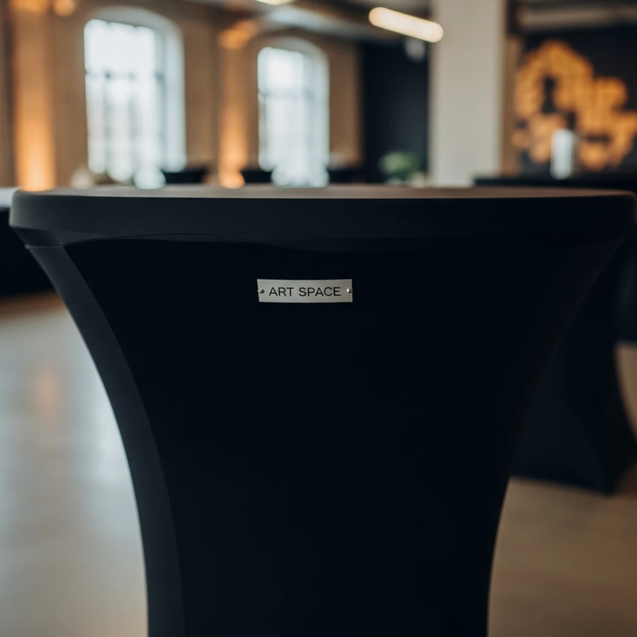 Аренда Чехол стрейч черный для фуршетного стола в Golden Tulip Rosa Khutor — ART SPACE