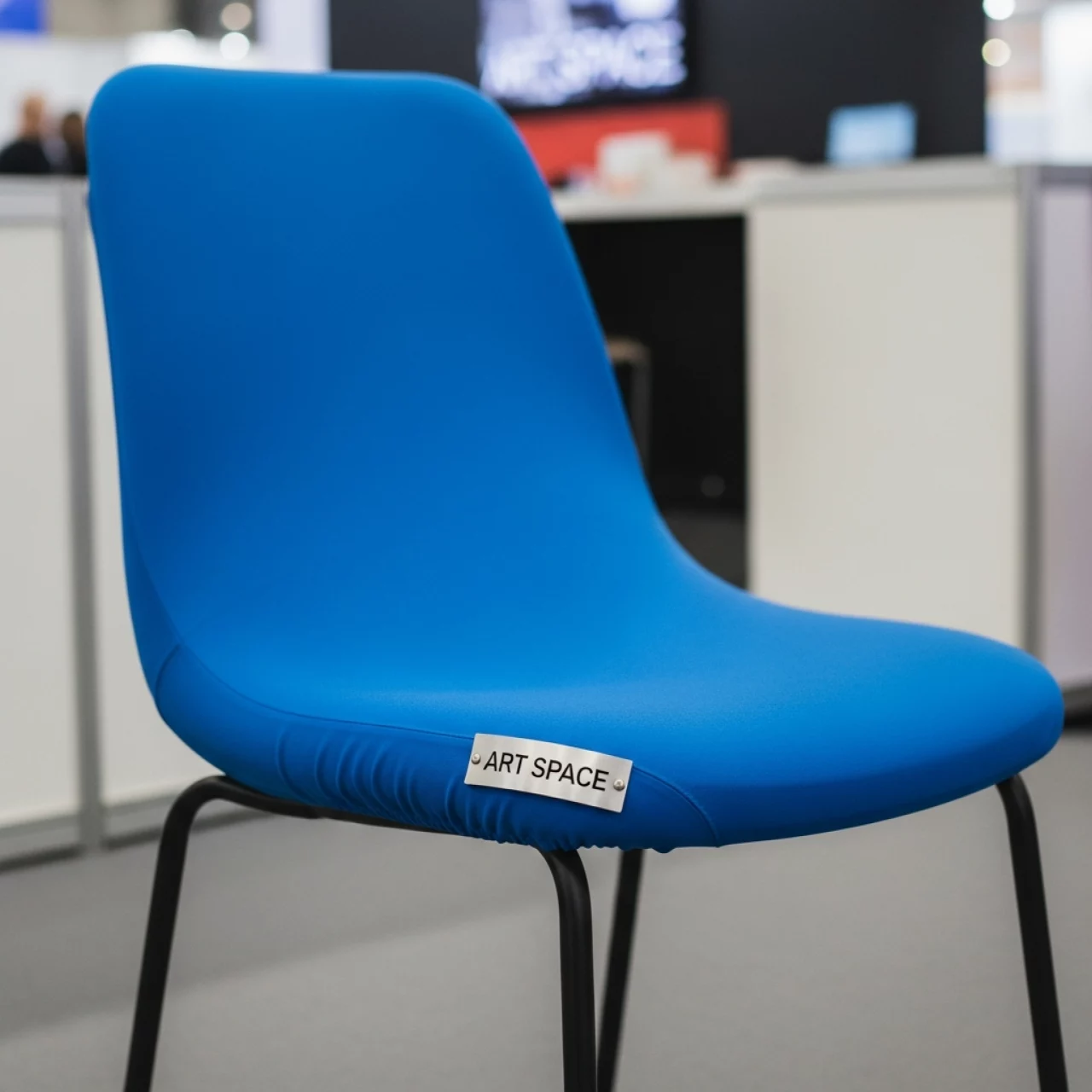 Аренда Чехол стрейч для стула голубой в Red Arena — ART SPACE